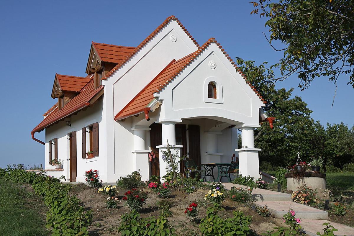 Casa Beata Lesencetomaj Exterior foto