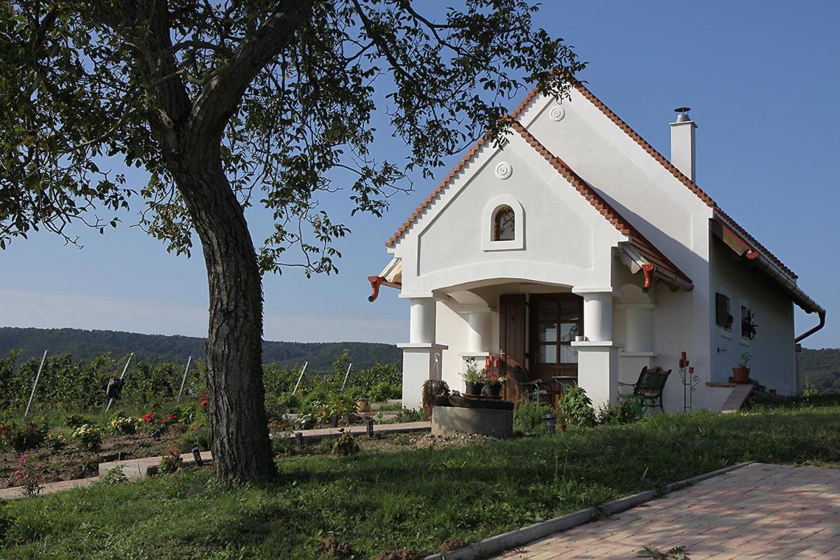 Casa Beata Lesencetomaj Exterior foto